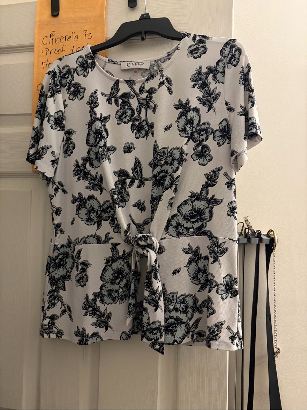 Kasper White Short-Sleeve Floral Tie-Front Top